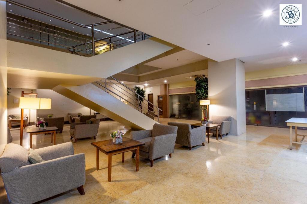 La Breza Hotel Quezon City Exteriör bild