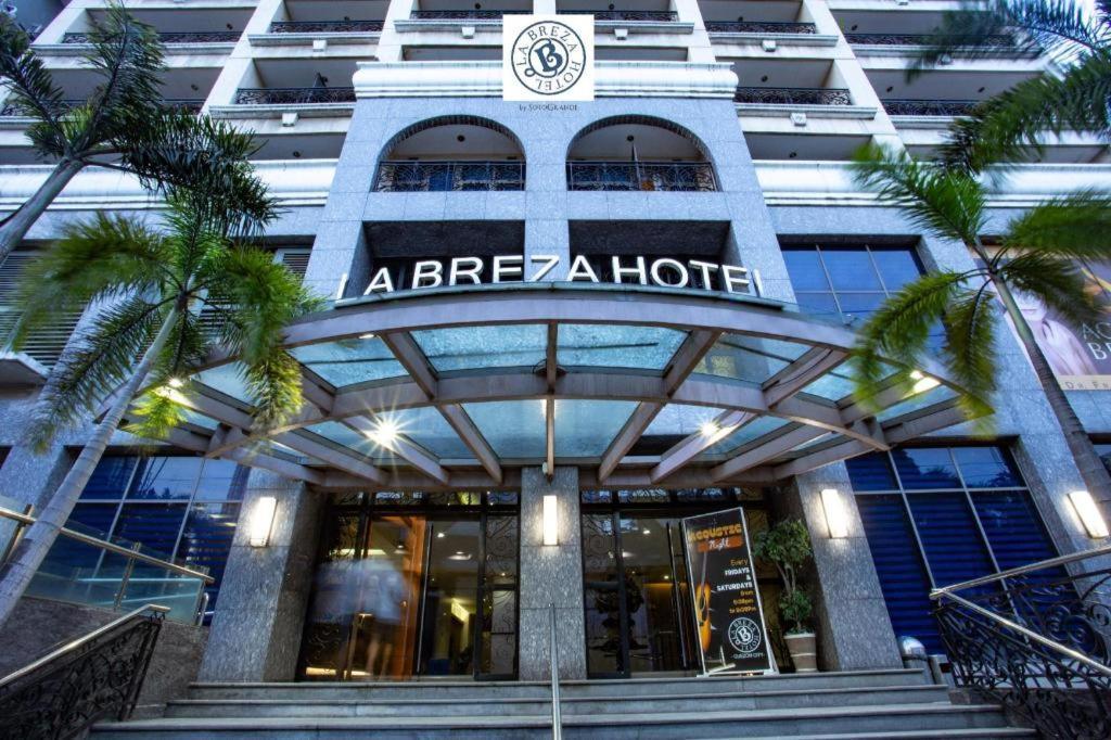 La Breza Hotel Quezon City Exteriör bild