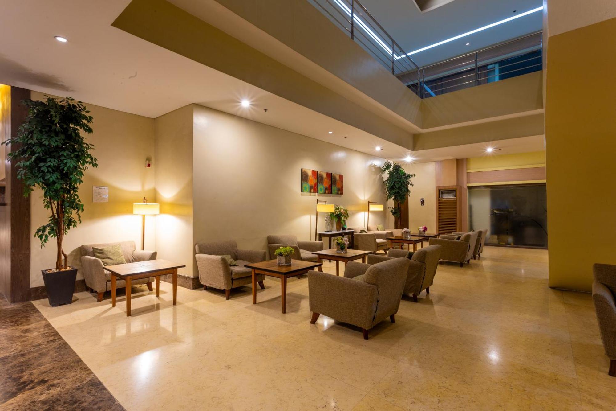 La Breza Hotel Quezon City Exteriör bild