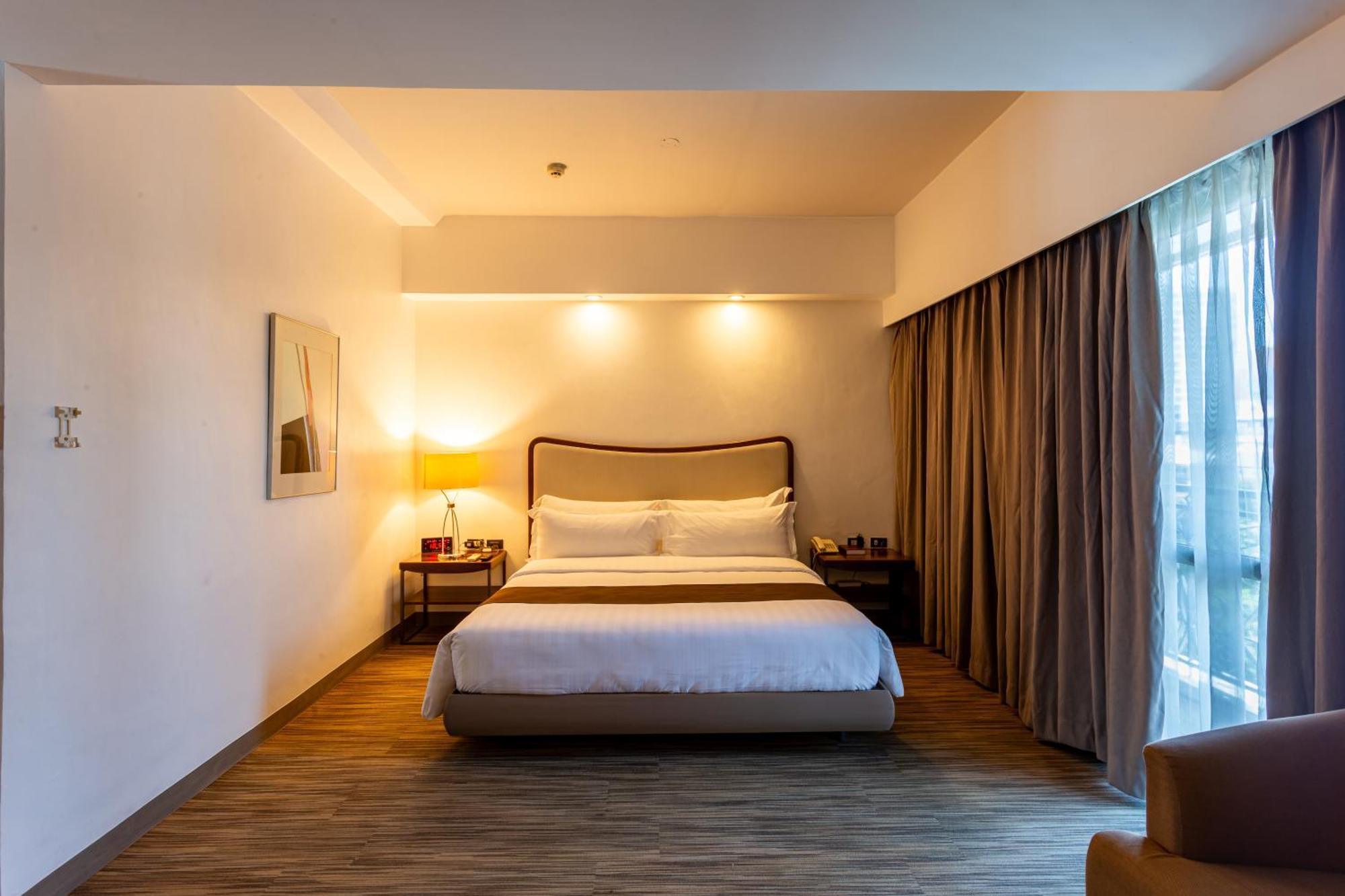 La Breza Hotel Quezon City Exteriör bild