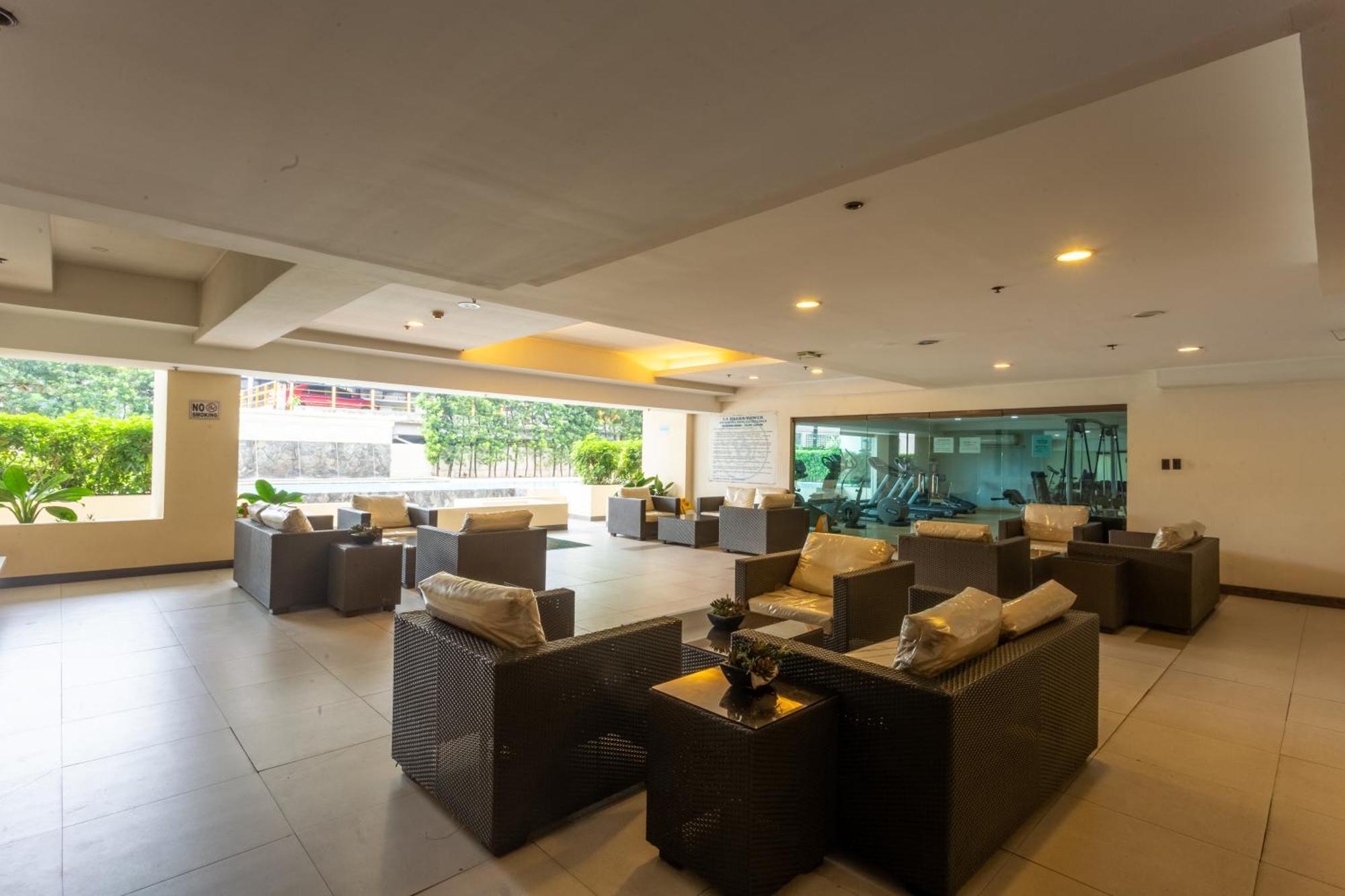 La Breza Hotel Quezon City Exteriör bild