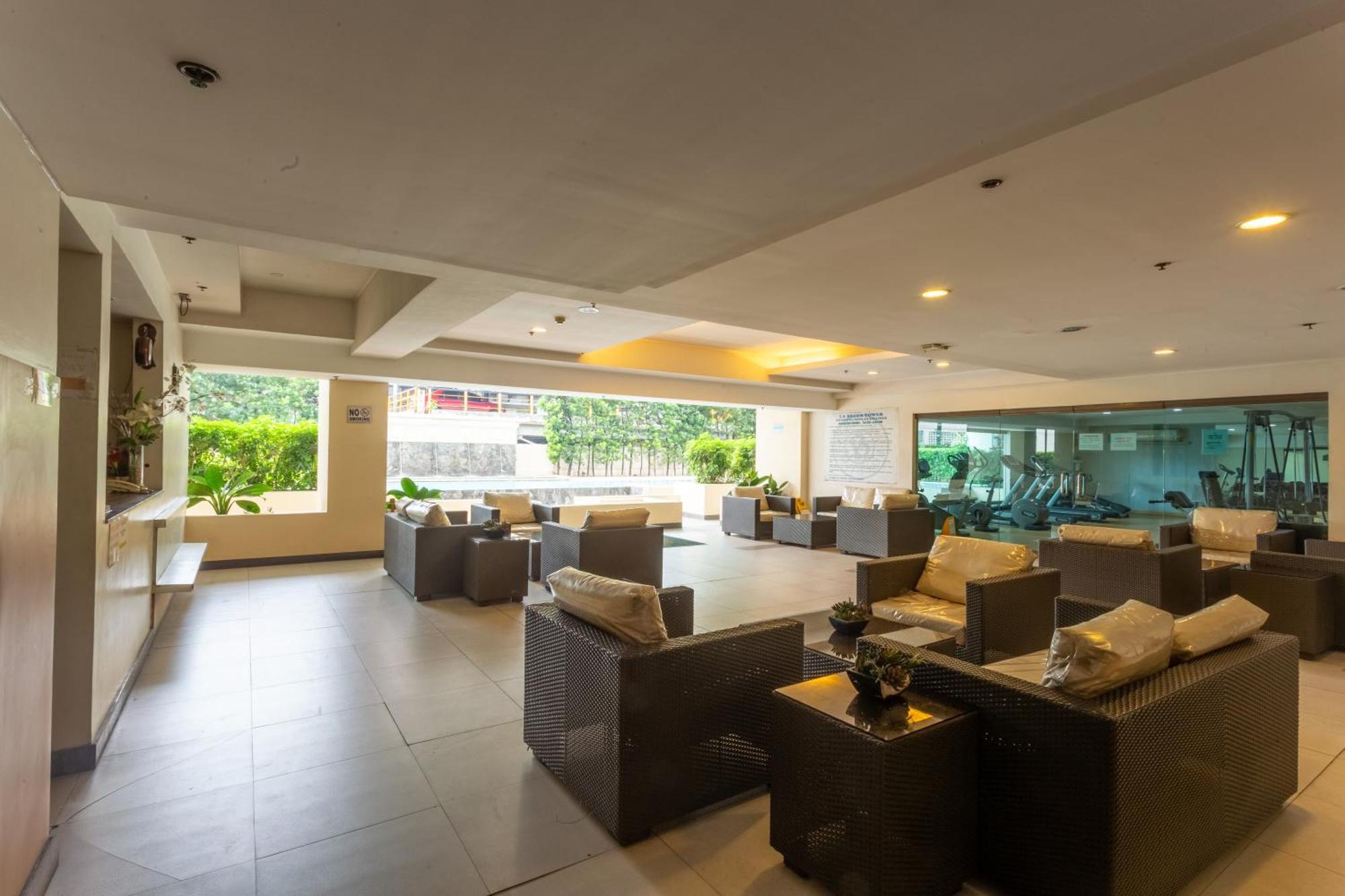 La Breza Hotel Quezon City Exteriör bild