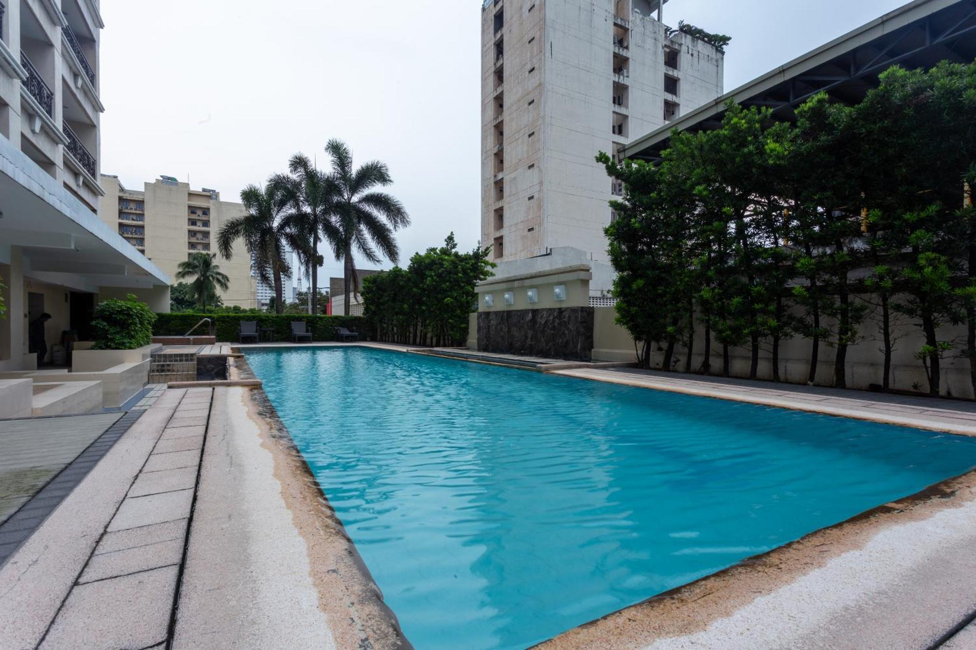 La Breza Hotel Quezon City Exteriör bild