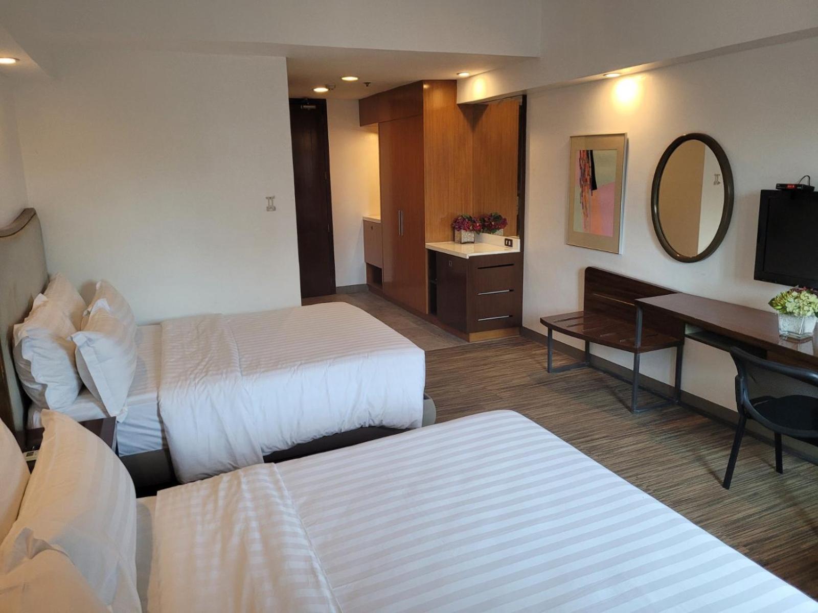 La Breza Hotel Quezon City Exteriör bild